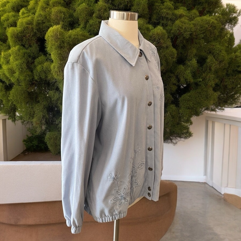 Alfred Dunner Long Sleeve Button Up Embroidered Lightweight Shirt Jacket - Picture 3 of 11